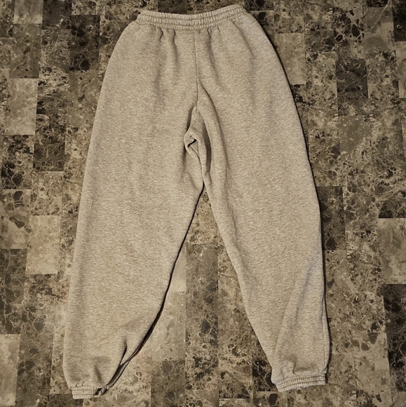 Adidas trefoil sweatshirt and sweatpants outfit - Picture 5 of 8